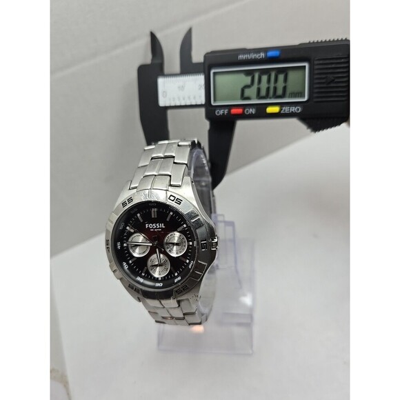 Fossil BQ-9404 Red Black Dial Day Date Watch Stainless Steel 10 ATM New Battery - Picture 6 of 11